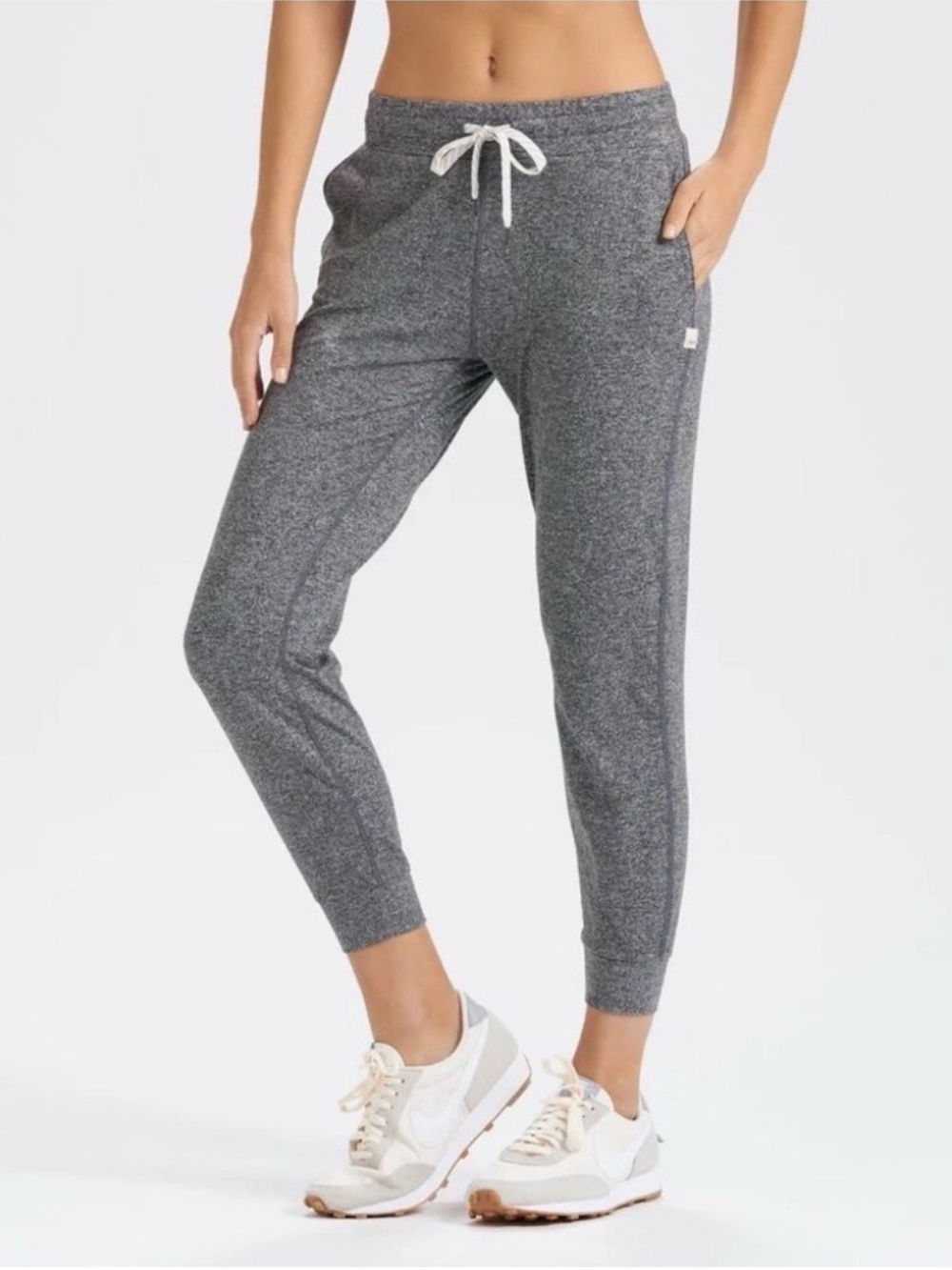 Vuori Performance Joggers in Heather Gray VW303 Women’s Size XL